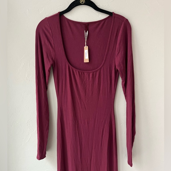 ♥️SKIMS SOFT LOUNGE LONG SLEEVE  RIBBED DRESS IN WINE M - Picture 4 of 5